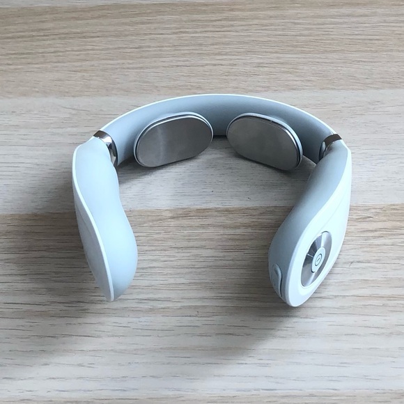 Relaxing Neck Massager in White - Picture 2 of 7